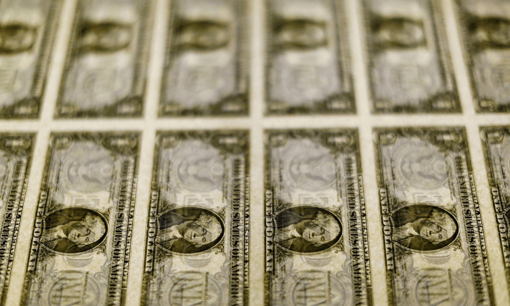 Dollar Towers Over Peers As Markets Bet On Large Fed Rate Hike!